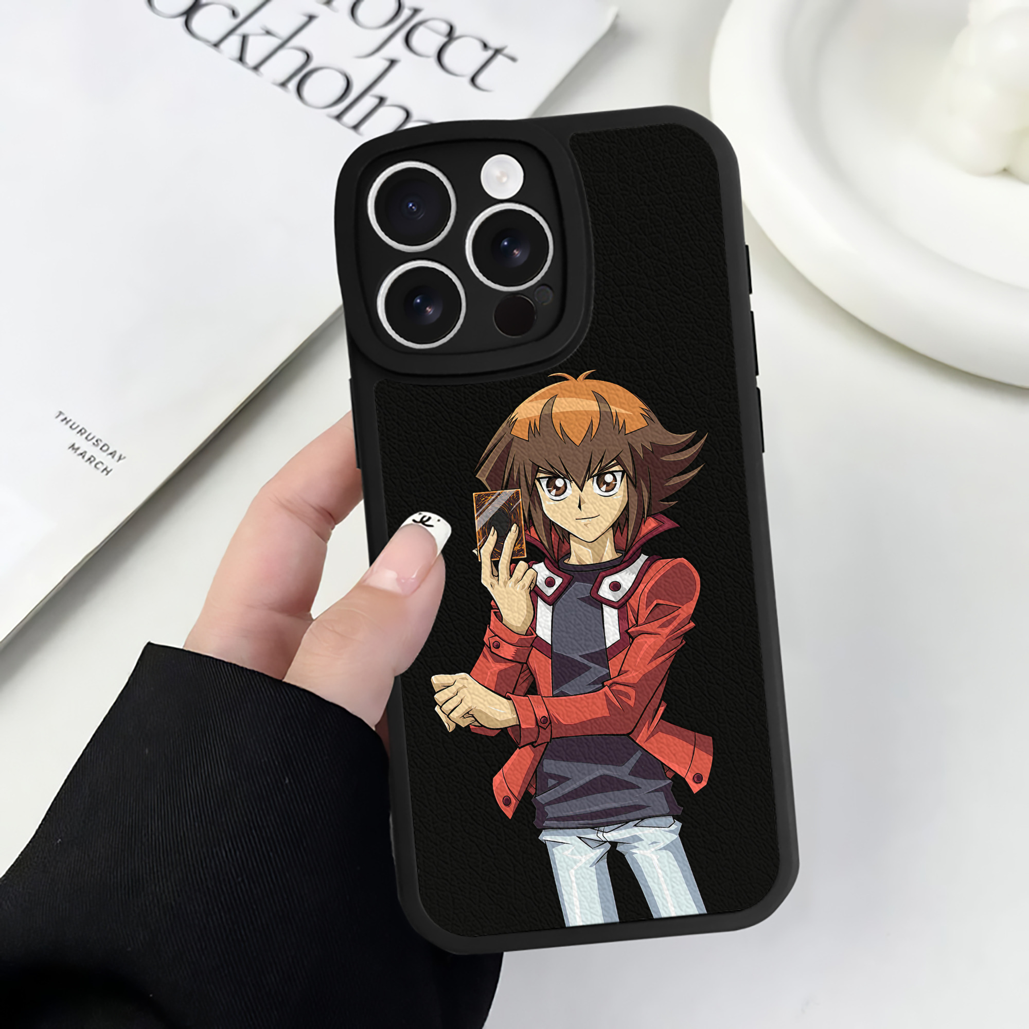 遊☆戯☆王 Yu-Gi-Oh! 【iPhone 16シリーズ対応】シリコンスマホケース（レザー調） 材質：シリコン